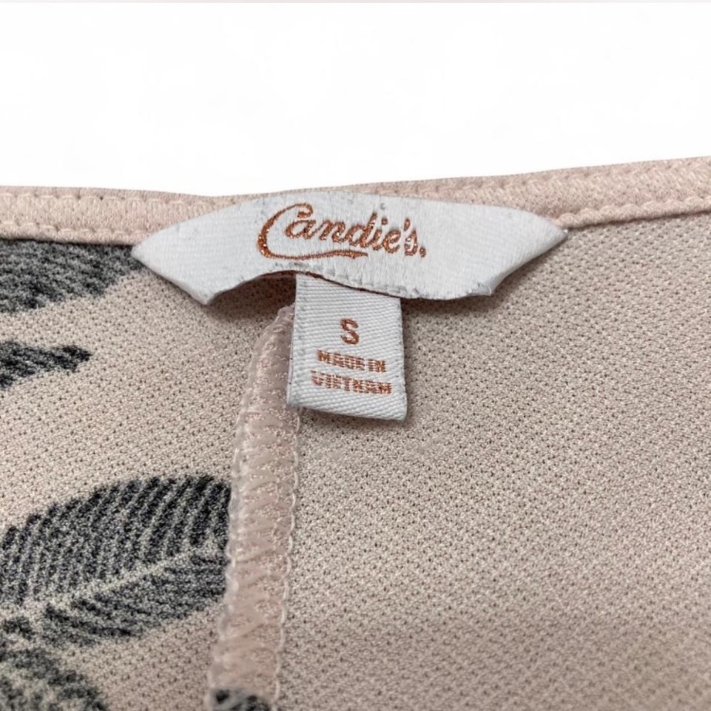 3/$20 Candie’s Floral Ruffle Gathered Top Blouse Bell Sleeve Y2K Women’s Small - Picture 2 of 8
